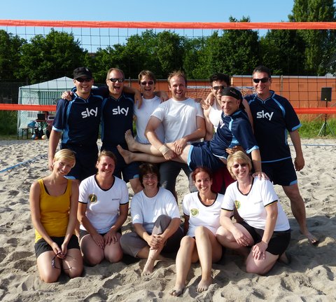 3 Mannschaften beim Beachvolleyball 2012